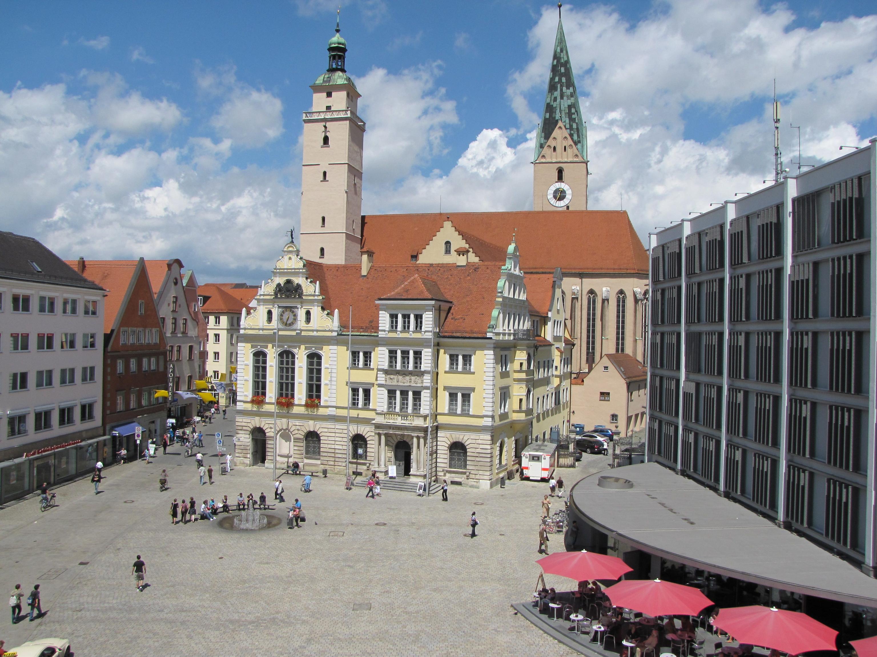 Image for Content Block with title: Rathausplatz