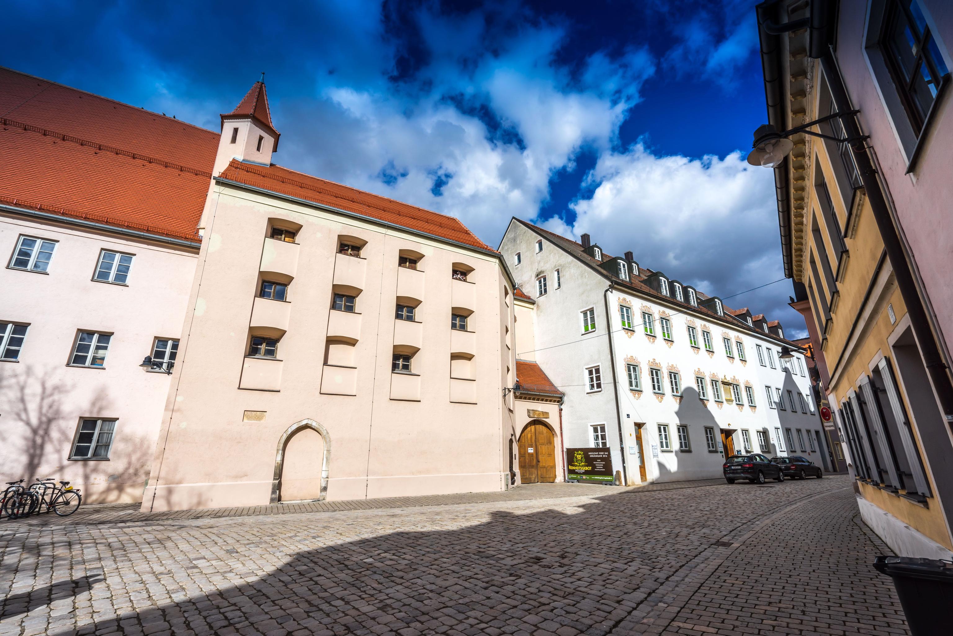 Georgianum mit Fasshalle